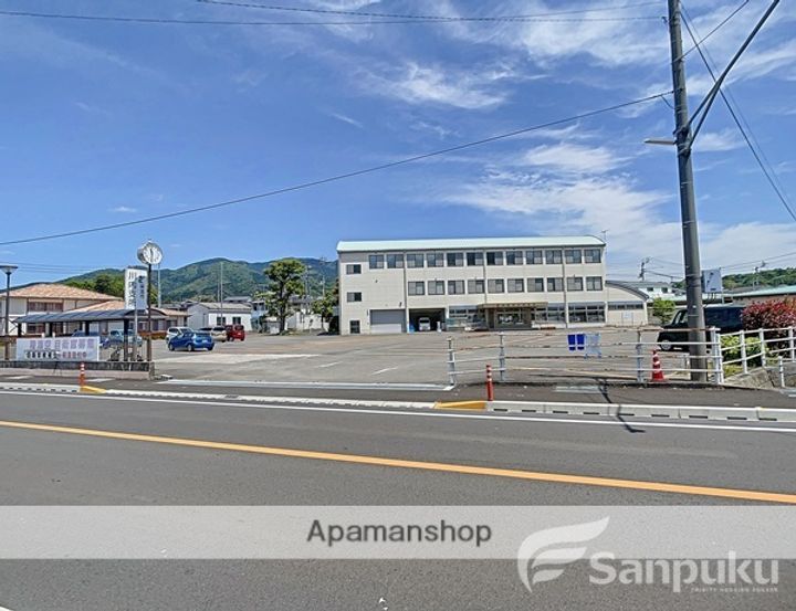 愛媛県東温市南方の賃貸マンションの周辺