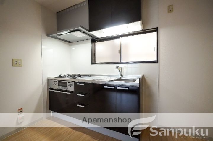 愛媛県松山市空港通2丁目の賃貸アパートのキッチン