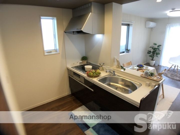 愛媛県松山市三町3丁目の賃貸マンションのキッチン