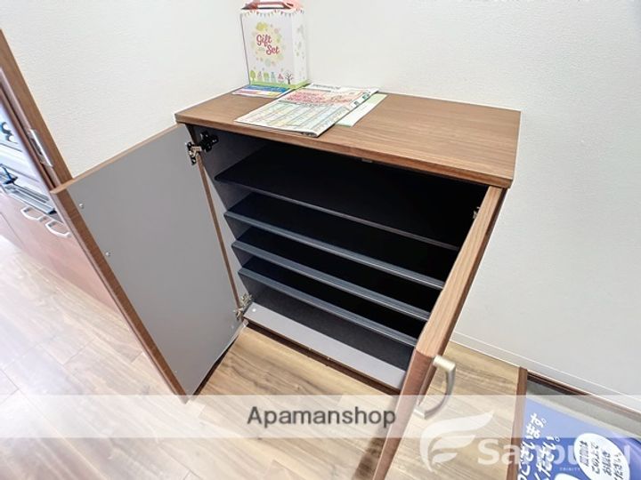 愛媛県松山市立花3丁目の賃貸マンションの内装