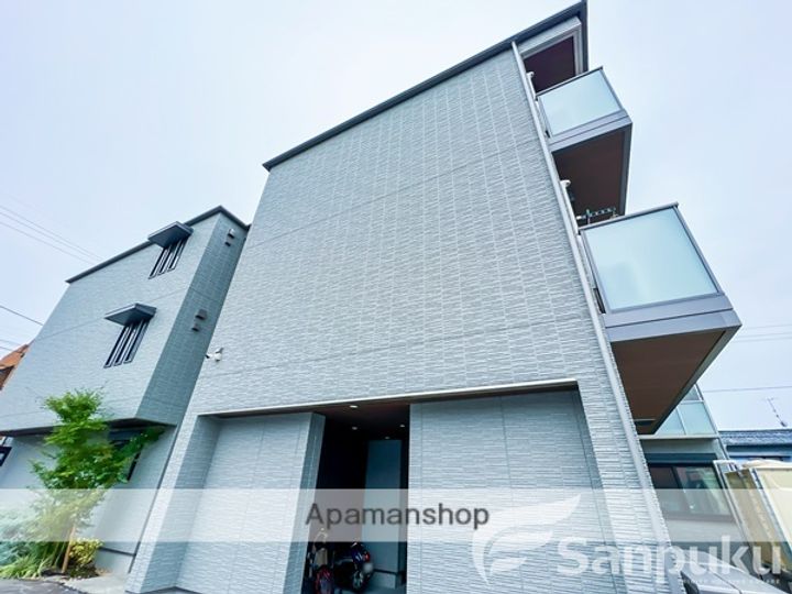 愛媛県松山市岩崎町1丁目の賃貸マンションの外観