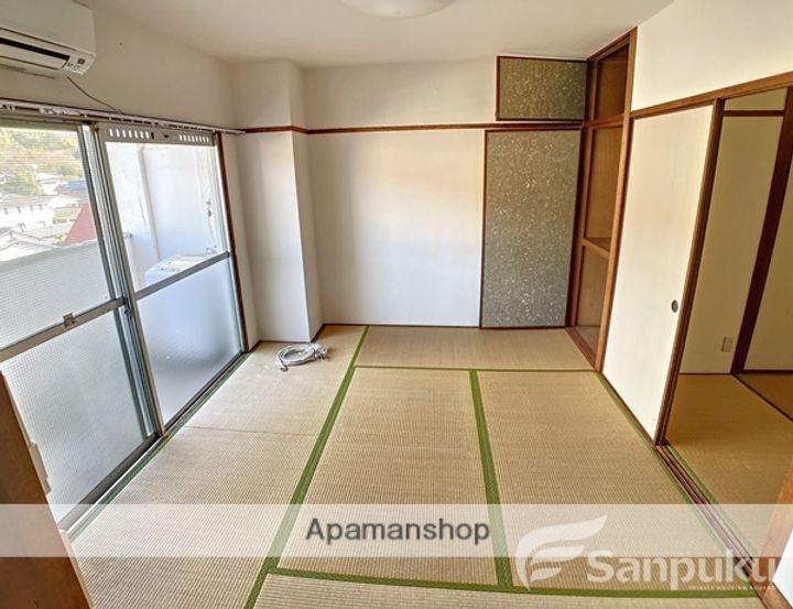 祝谷ビルの内装