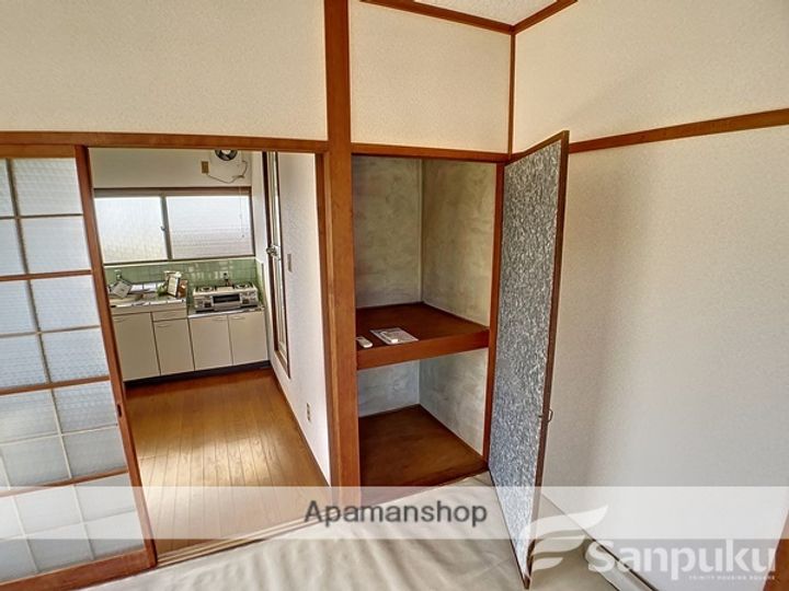 愛媛県松山市北土居1丁目の賃貸アパートの内装