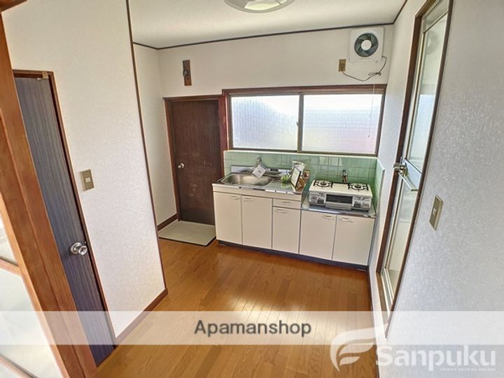 愛媛県松山市北土居1丁目の賃貸アパートの内装