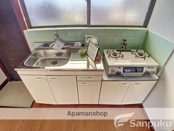 愛媛県松山市北土居1丁目の賃貸アパートの内装