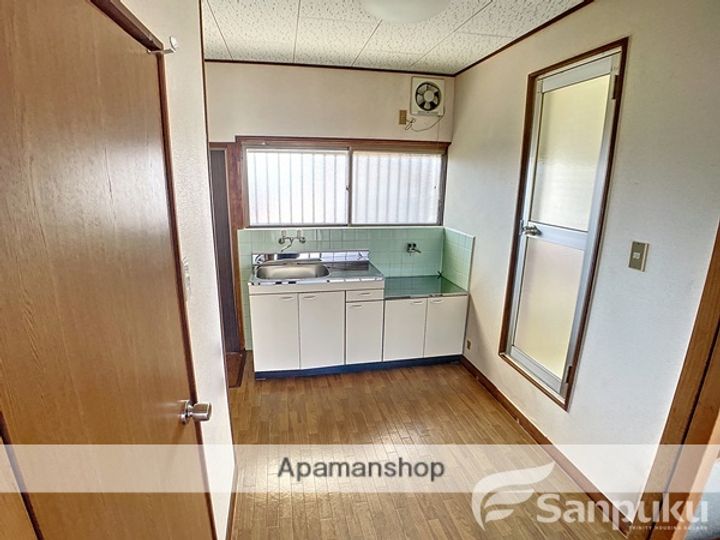 愛媛県松山市北土居1丁目の賃貸アパートの内装