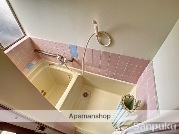 愛媛県松山市北土居1丁目の賃貸アパートの内装