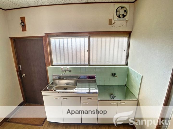 愛媛県松山市北土居1丁目の賃貸アパートの内装