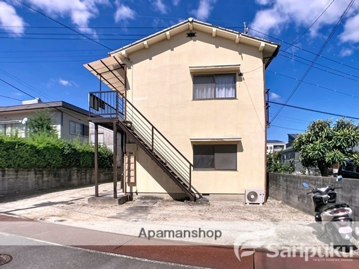 愛媛県松山市北土居1丁目の賃貸アパートの外観