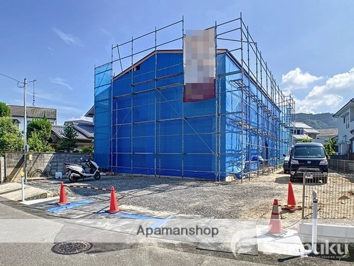 愛媛県松山市三町1丁目の賃貸アパートの外観