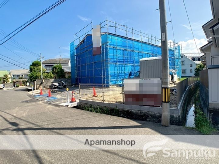 愛媛県松山市三町1丁目の賃貸アパートの外観