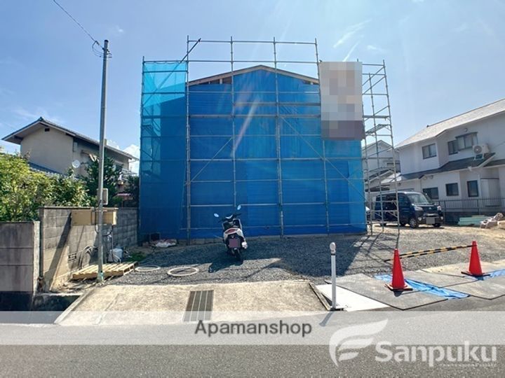 愛媛県松山市三町1丁目の賃貸アパートの外観