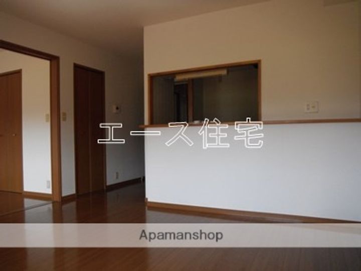 パレロワイヤル小松町の居間