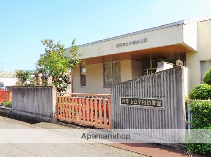 パレロワイヤル小松町の周辺