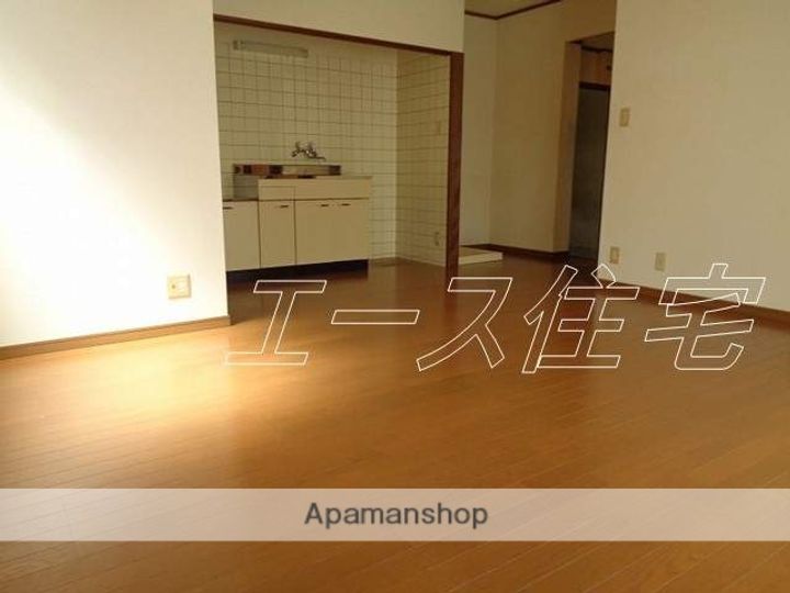 ハイツいとうの居間