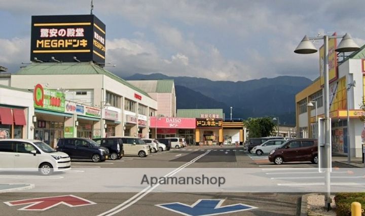 愛媛県西条市新田の賃貸マンションの周辺