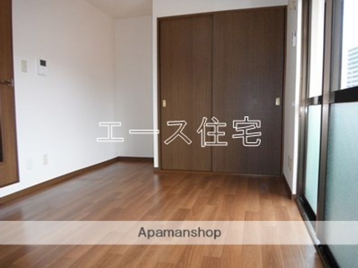 シャトーフジタの居間
