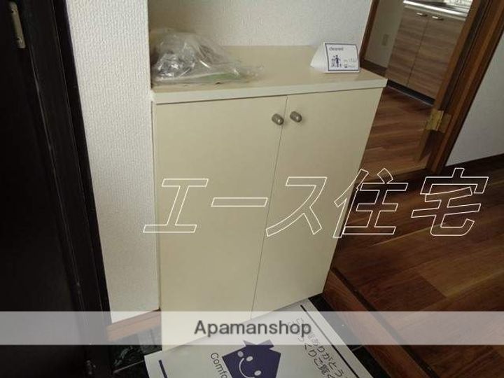 シャトーフジタの玄関