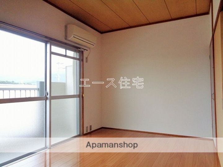 渡辺マンションの居間