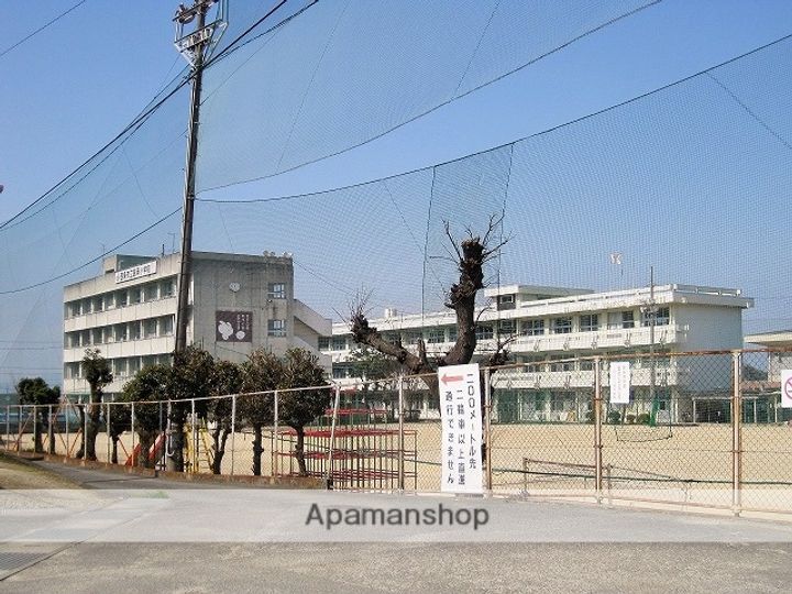 愛媛県西条市飯岡(一戸建)の賃貸物件の周辺