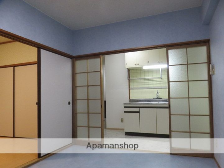 コーポ栄寿第一ビルの居間