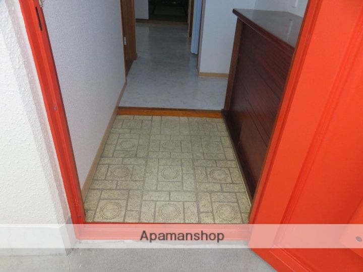 コーポ栄寿第一ビルの玄関