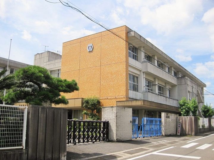 グランソレーユ A棟の周辺