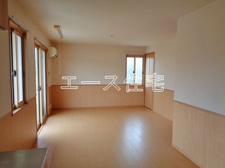 グランソレーユ A棟の居間