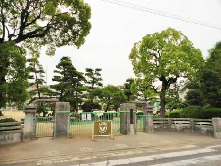 フレグランス喜多川の周辺