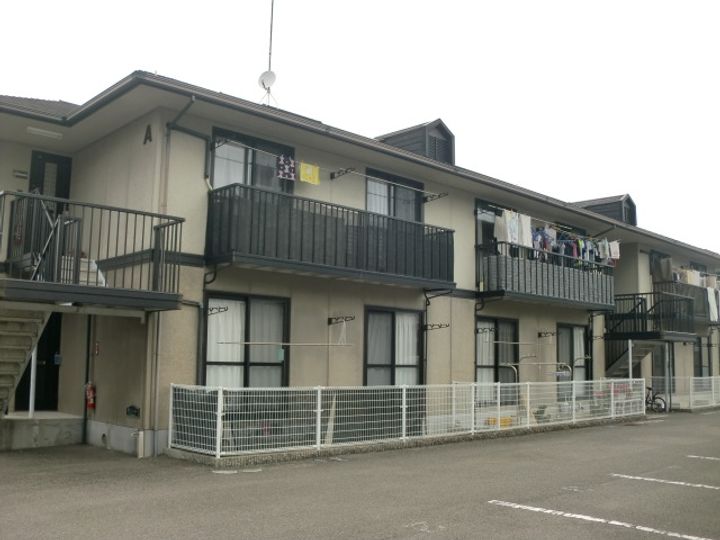 シャルマン舟山の外観