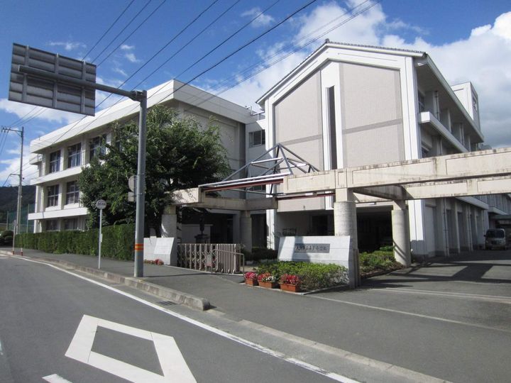 レオパレスベイサージュⅡ 若宮213の周辺