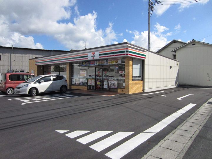 レオパレスベイサージュⅡ 若宮213の周辺