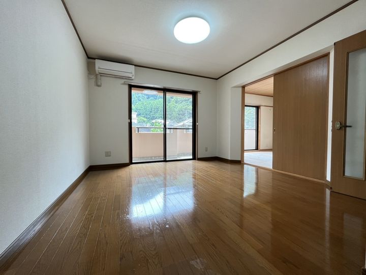 日正グランハイツ303の居間