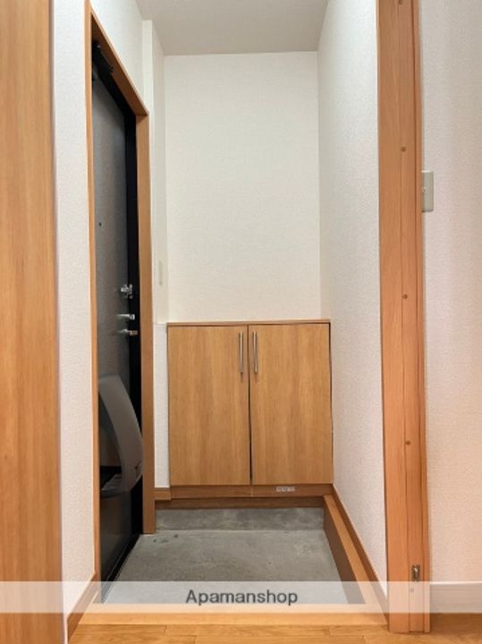 グランパル柚木105の玄関