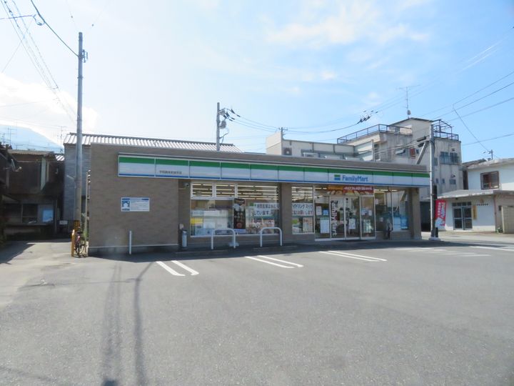 NAVEL AVENUEの周辺