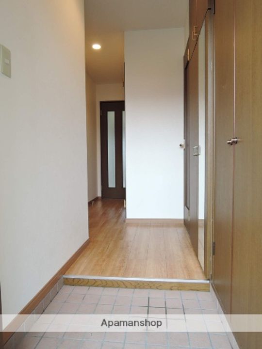 BRICK GARDEN203の玄関