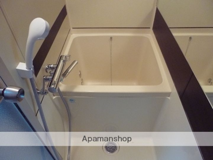 フェリーチェカコ101の風呂