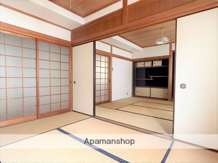 御幸グリーンビル2Fの居間