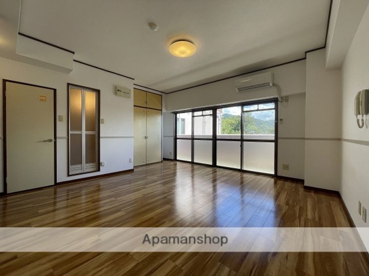 エトワール石手301の居間