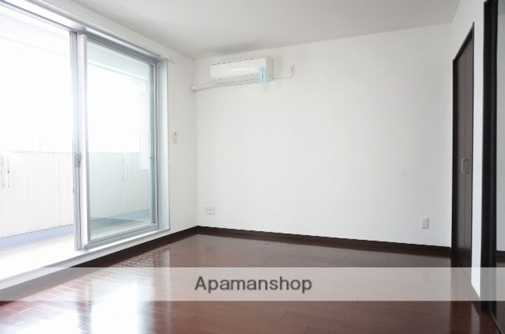 アヴァンサ千舟906の居間