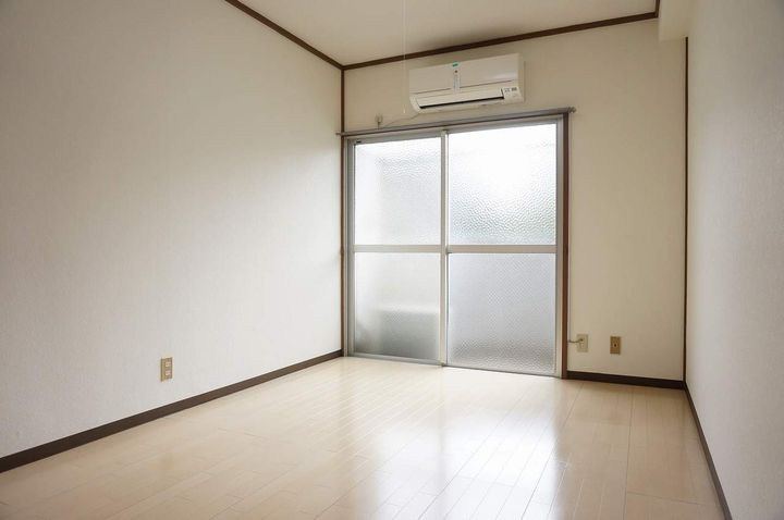 金元第3ビル101の居間