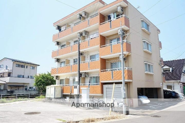 松末ガーデンマンションの外観