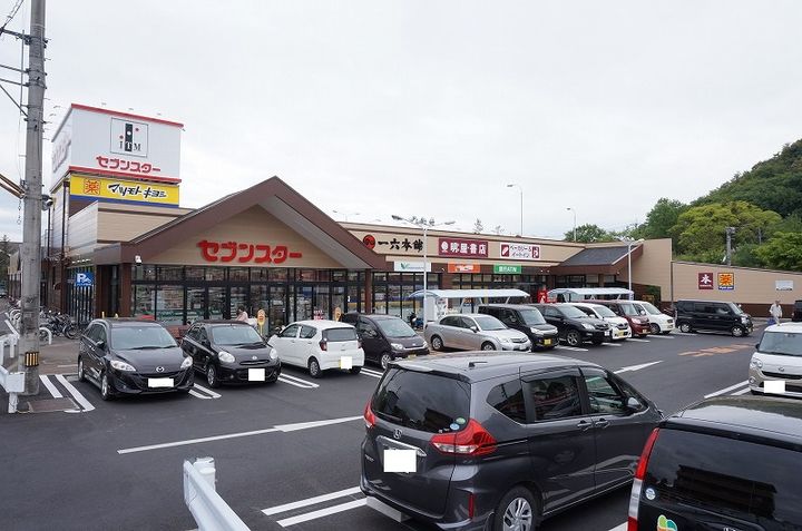 ボン・ミレイユの周辺
