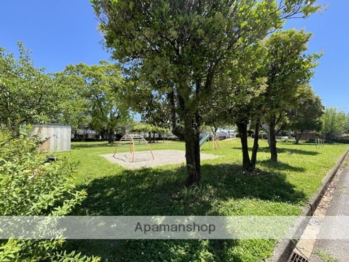 ルーチェ403の周辺