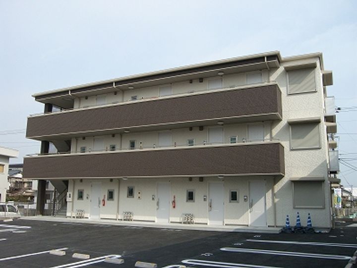 高知県高知市鵜来巣の賃貸アパートの外観