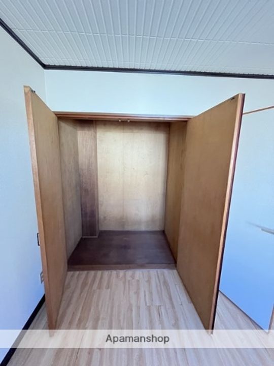 ロイヤルハイツ山岡202の内装