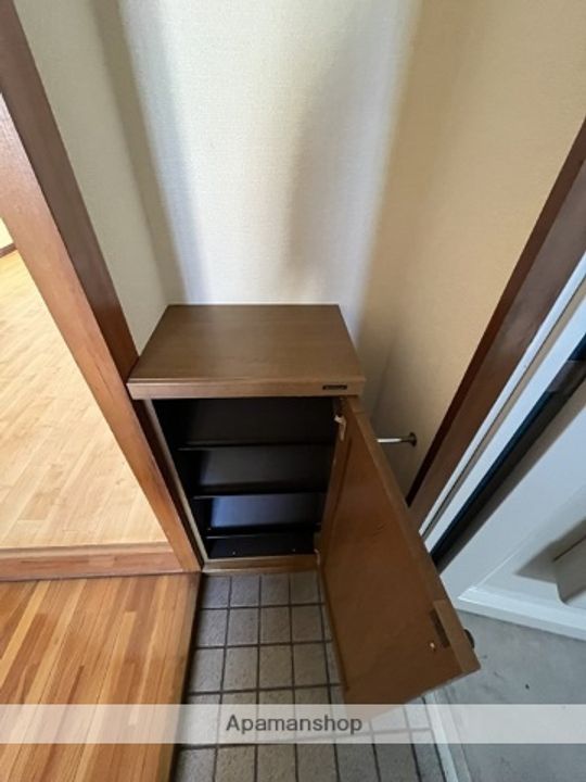 ロイヤルハイツ山岡202の内装