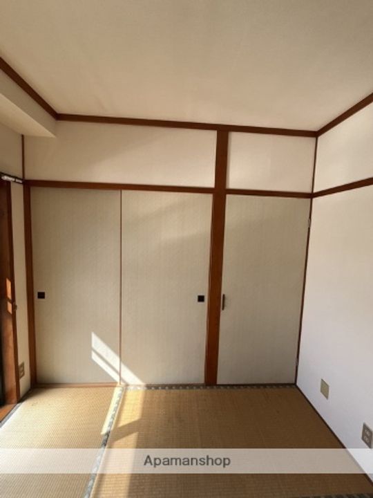 ロイヤルハイツ山岡202の内装