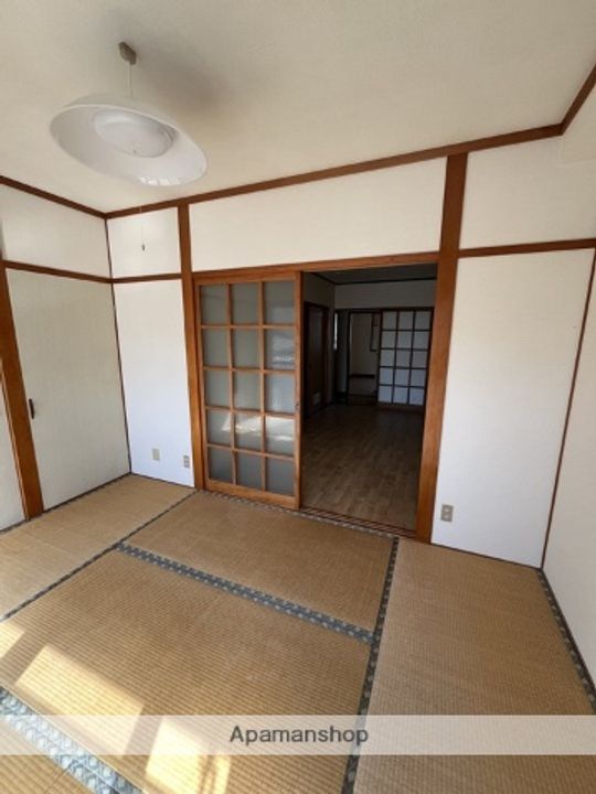 ロイヤルハイツ山岡202の内装