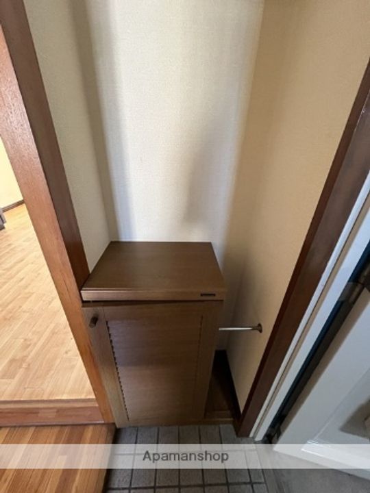 ロイヤルハイツ山岡202の内装